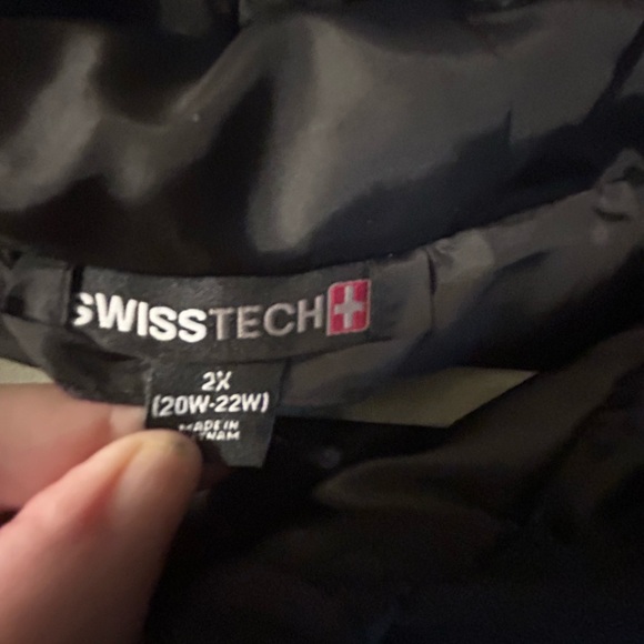 EUC Swiss Tech Black Quilted Vest w/Front Pockets & 2 Way Zipper, Elastic Waist - Picture 6 of 13